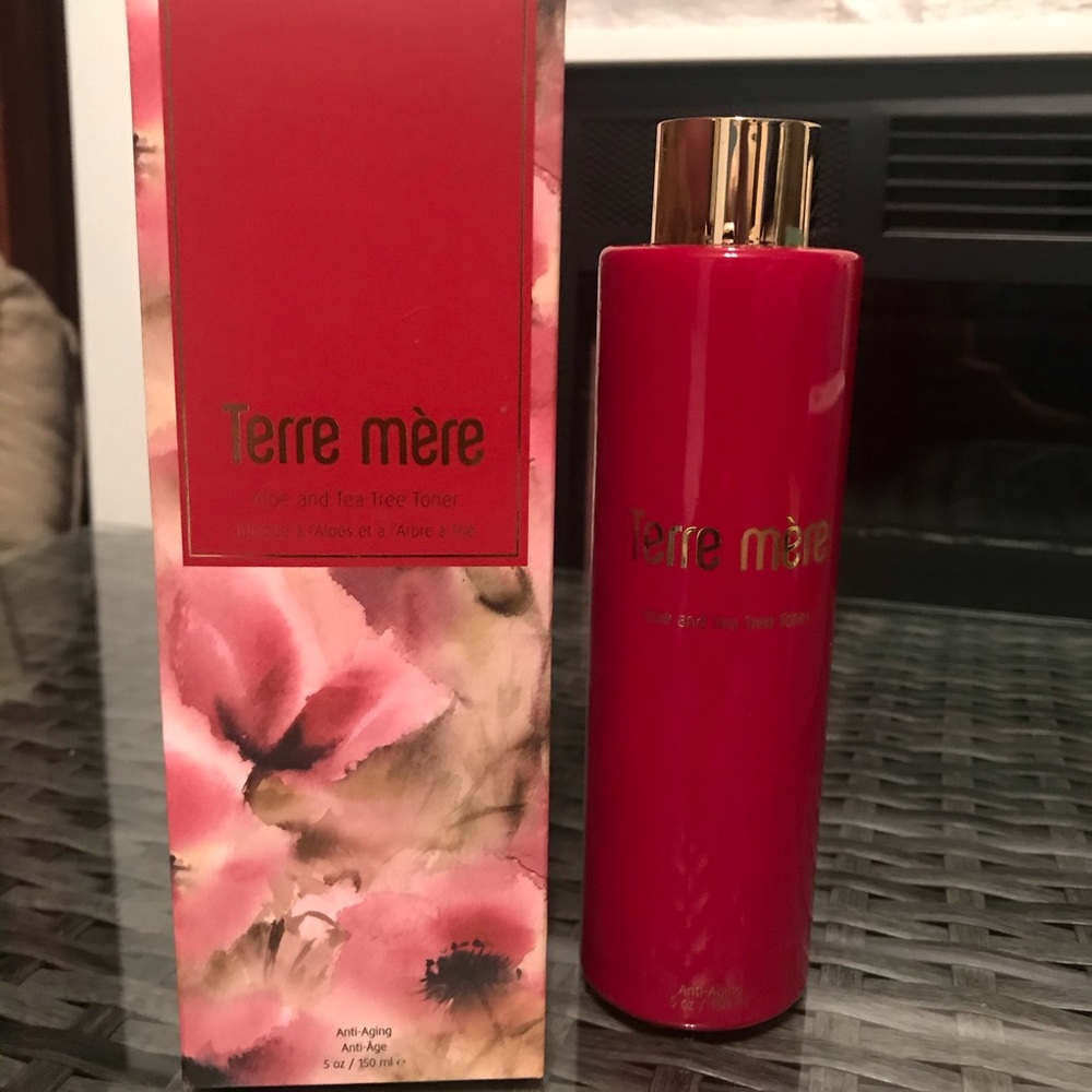 Terre mere Aloe and Teatree toner